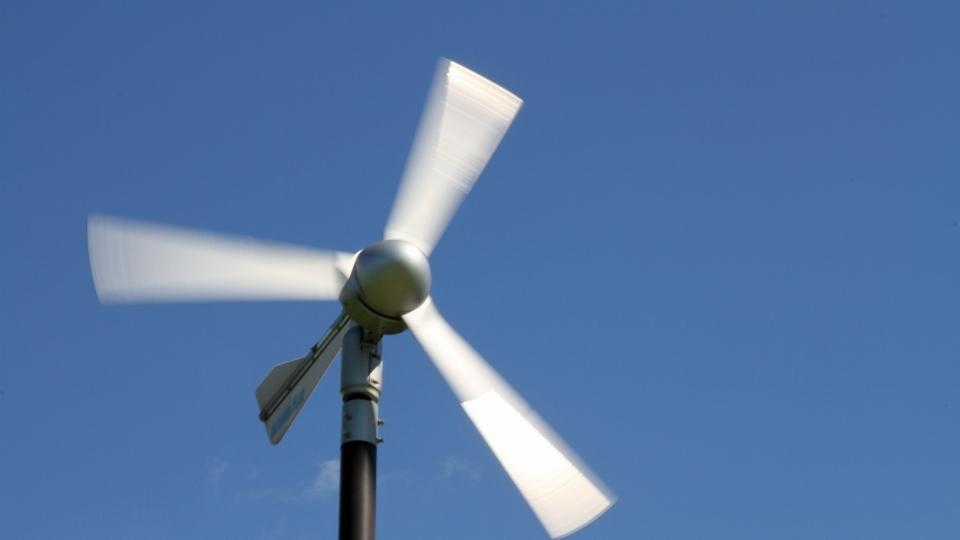 24V 48V Empresas de turbina de viento 6 Palas Controlador de viento Kit de generador de turbina Blue 12V Generador de turbina de viento generador de molino de viento 1600W 12V